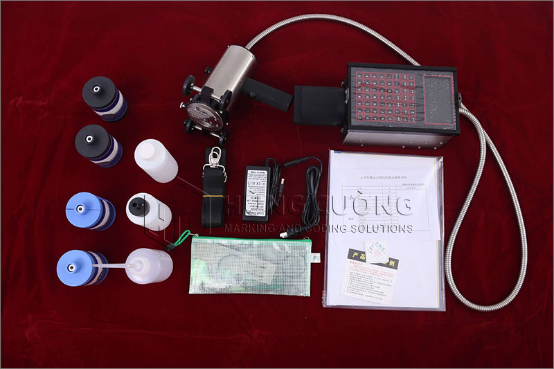 8. May-in-phun-ky-tu-size-lon-cam-tay-t500